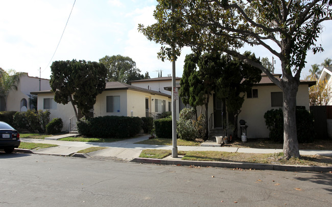 817-825 Mira Mar Ave in Long Beach, CA - Foto de edificio - Building Photo