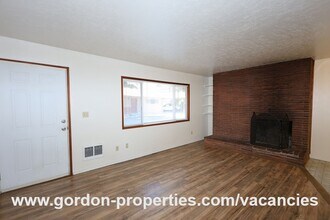 10812 SE Green Vista Dr in Portland, OR - Building Photo - Building Photo
