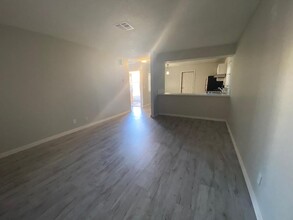 5215 Gray Ln in Las Vegas, NV - Building Photo - Building Photo
