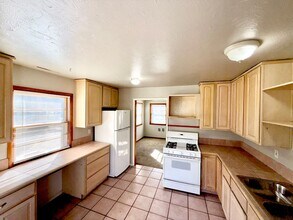 1911 Manor Ln in Colorado Springs, CO - Building Photo - Building Photo