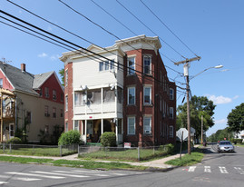 116 West St in New Britain, CT - Building Photo