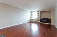 604 S Washington Square photo'