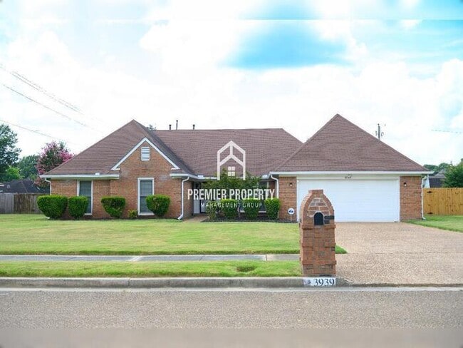 property at 3939 Clubview Dr