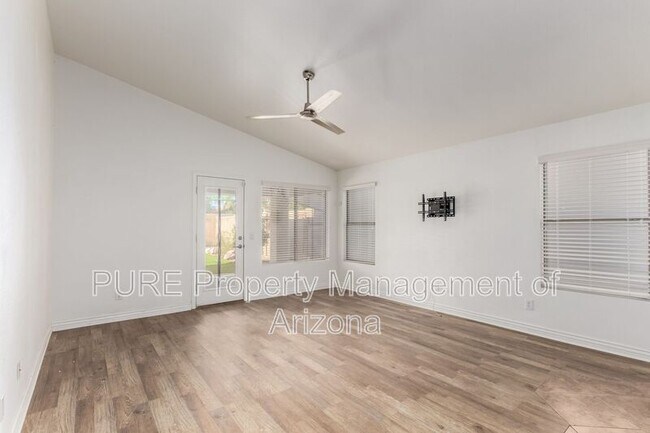 4718 E Mossman Rd in Phoenix, AZ - Building Photo - Building Photo