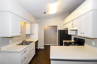 1919 Calgary Trail in Little Rock, AR - Foto de edificio - Building Photo