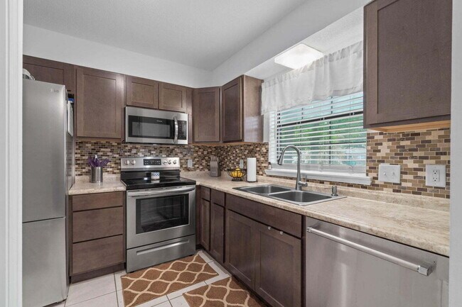 216 Cloverdale Blvd in Fort Walton Beach, FL - Building Photo - Building Photo