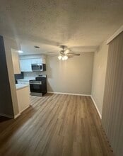 4360 Inner Circle Dr, Unit C-15 in Brunswick, OH - Foto de edificio - Building Photo