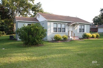 852 Prospect Ave in Fairhope, AL - Building Photo - Building Photo