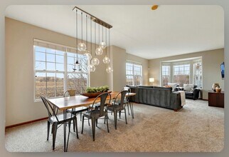 81 Thomas Ct in Grayslake, IL - Building Photo - Building Photo