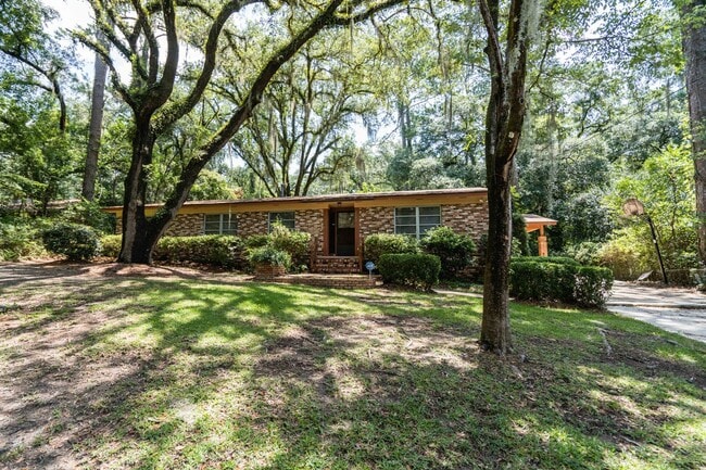 property at 2103 Evergreen Dr