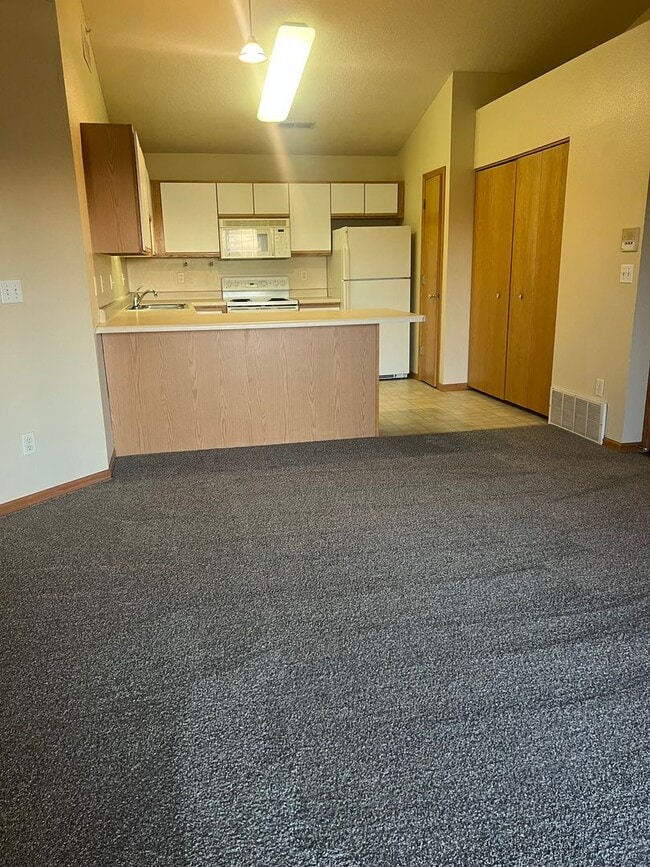 property at 2863 Coral Ct