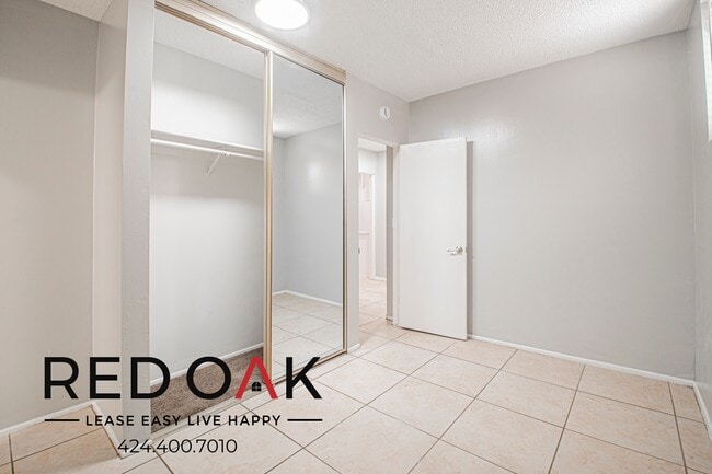8 S 69th Pl in Long Beach, CA - Building Photo - Building Photo