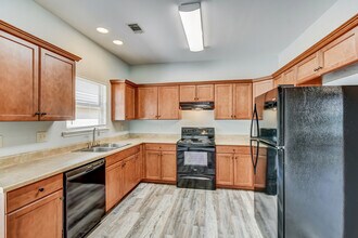 1218 Savannah Ln in Calera, AL - Building Photo - Building Photo