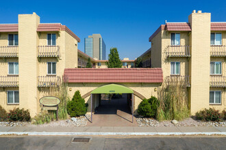 Courtyard at Cherry Creek in Denver, CO - Building Photo - Building Photo