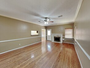 1028 Chesterwood Dr in Pearland, TX - Building Photo - Building Photo