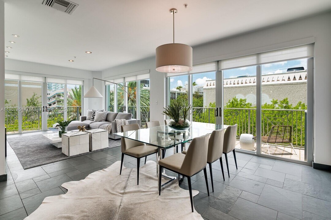 3333 Rice St in Miami, FL - Building Photo