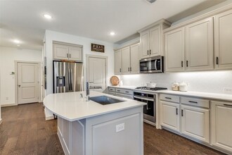 1221 Casselberry Dr in Flower Mound, TX - Building Photo - Building Photo