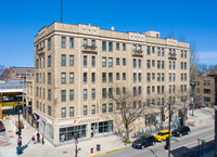 Roscoe Plaza Furnished Apartments in Chicago, IL - Foto de edificio - Building Photo