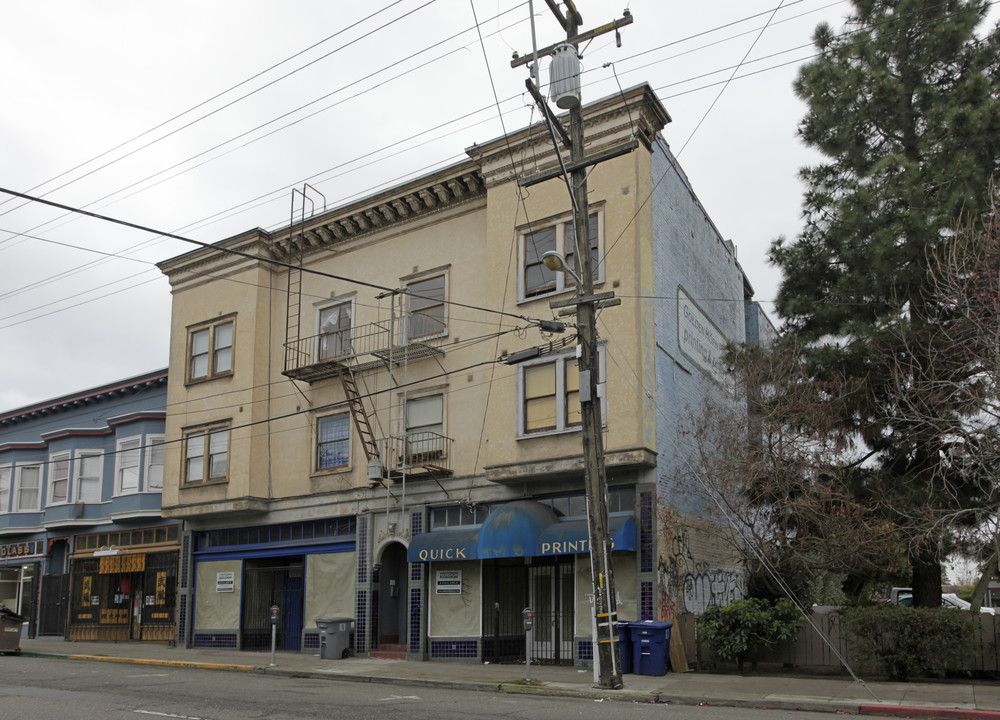 2120-2124 Dwight Way in Berkeley, CA - Building Photo