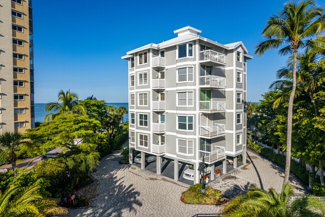 Phoenician Sands in Naples, FL - Foto de edificio - Building Photo