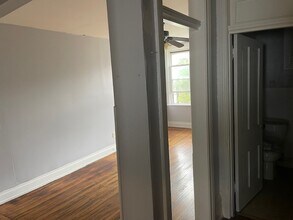1058 Pennsylvania Ave, Unit 3 in Tyrone, PA - Foto de edificio - Building Photo
