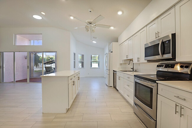 property at 7818 Stirling Bridge Blvd S