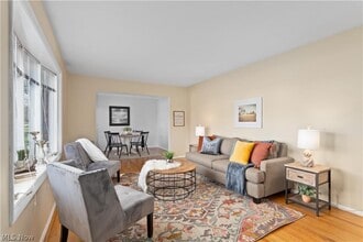 9993 Hawley Dr in North Royalton, OH - Building Photo - Building Photo