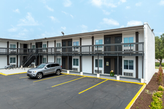 Lux off Washington in Bay City, MI - Building Photo - Building Photo