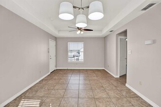 401 International Blvd in Laredo, TX - Building Photo - Building Photo