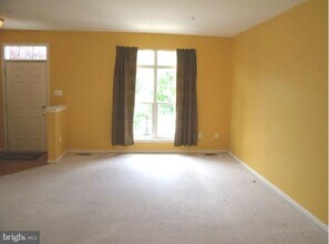 13014 Shamrock Glen Dr in Germantown, MD - Building Photo - Building Photo