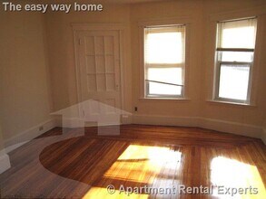 49 Conwell Ave, Unit 2 in Somerville, MA - Foto de edificio - Building Photo
