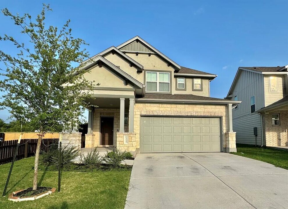6554 Marsh Ln in Buda, TX - Building Photo