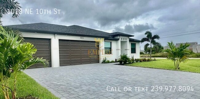 1013 NE 10th St in Cape Coral, FL - Building Photo - Building Photo