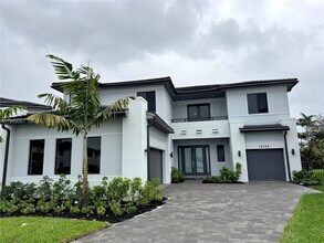 19749 NE 16th Pl in Miami, FL - Building Photo - Building Photo