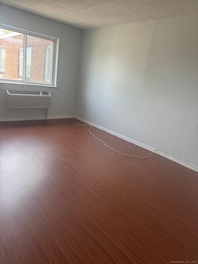 1575 Boston Ave in Bridgeport, CT - Building Photo - Building Photo