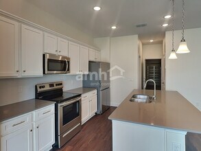 6189 Little Blf Cir in Mascotte, FL - Building Photo - Building Photo