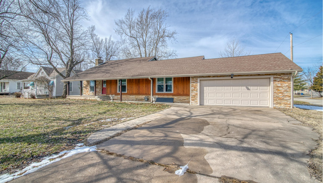2206 S Tyler Ave in Joplin, MO - Building Photo - Building Photo