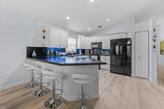 1664 Oak Berry Cir in Wellington, FL - Building Photo - Building Photo