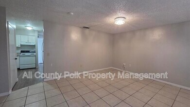 2336 Chestnut Hills Dr in Lakeland, FL - Building Photo - Building Photo