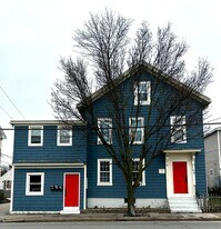 146 Main St, Unit 2 in Warren, RI - Building Photo