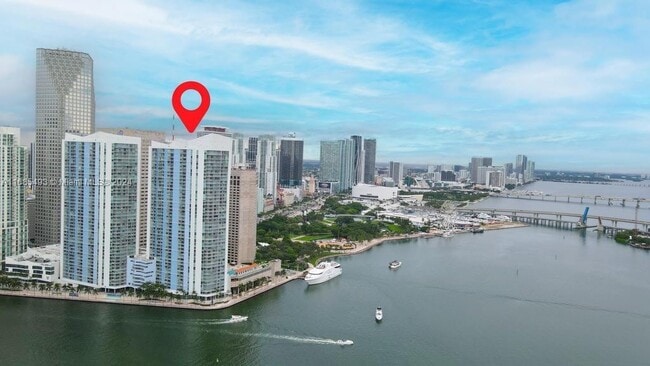 335 S Biscayne Blvd, Unit 2708 in Miami, FL - Foto de edificio - Building Photo