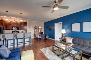 The Promenade Apartments at Pinnacle Hills in Rogers, AR - Building Photo
