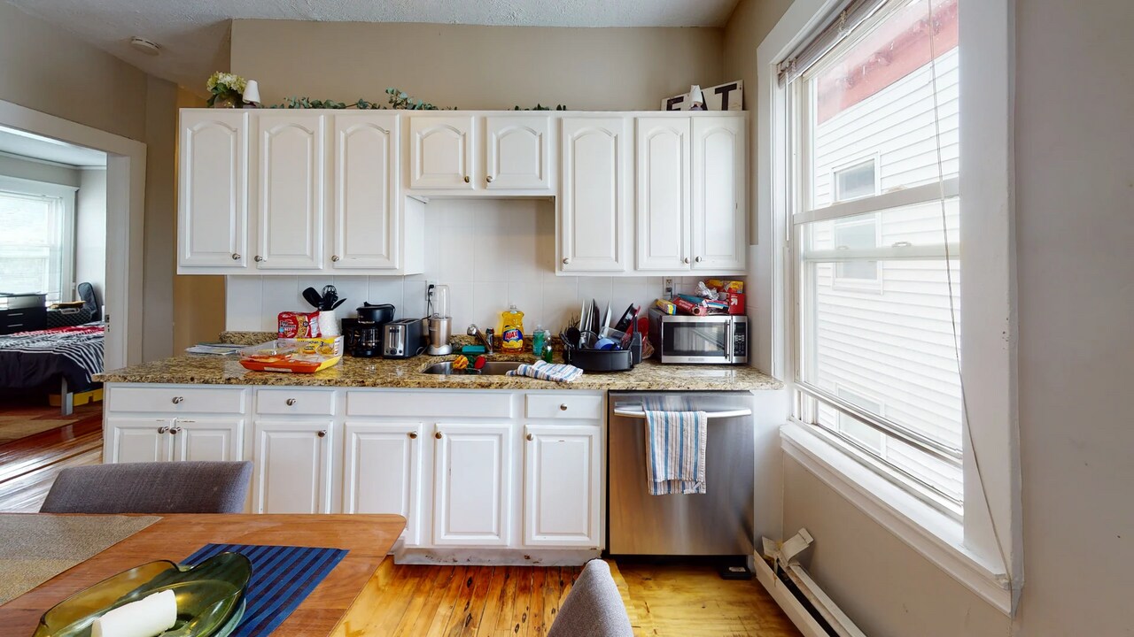 12 Estrella St, Unit 4-bed 1-bath in Boston, MA - Foto de edificio