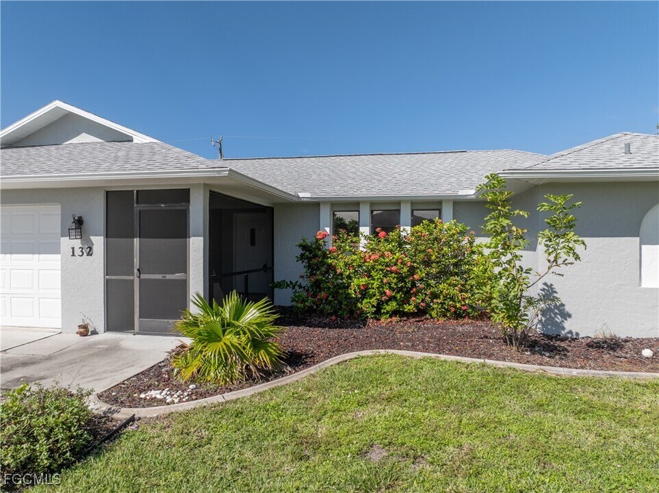 132 NE 7th Ave in Cape Coral, FL - Building Photo