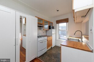 4373 Main St in Philadelphia, PA - Building Photo