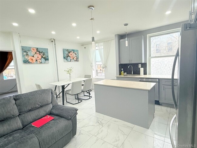 220 Rogers Ave in Brooklyn, NY - Building Photo - Building Photo