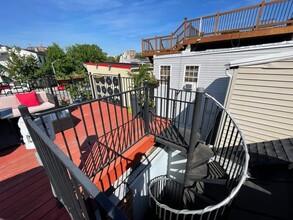 2104 Cambridge St in Baltimore, MD - Foto de edificio - Building Photo