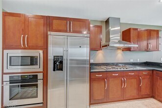 4575 Dean Martin Dr in Las Vegas, NV - Building Photo - Building Photo