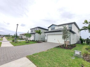 6211 Baywood Ct in Lakewood Ranch, FL - Building Photo - Building Photo