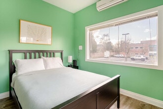 4004 SE Division St in Portland, OR - Foto de edificio - Building Photo